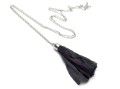 Długi naszyjnik z czarnym wisiorkiem na łańcuszku ze stali chirurgicznej