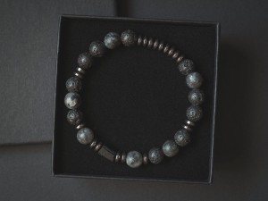Bransoletka męska z kamieni lawa larvikit turmalin czarna lat05