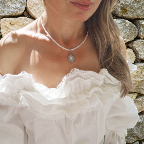 Naszyjnik damski choker biały kamień księżycowy zawieszka