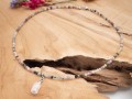 Modny naszyjnik damski choker z koralikami turmalinu i kwarcu różowego